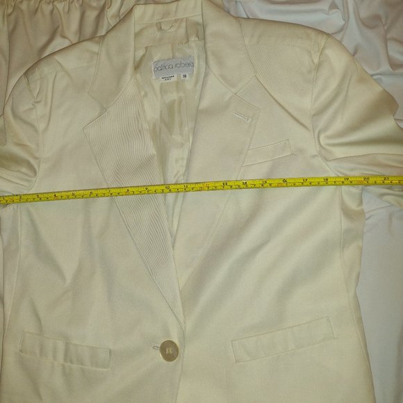 Pretty Suit - Picture 4 of 11